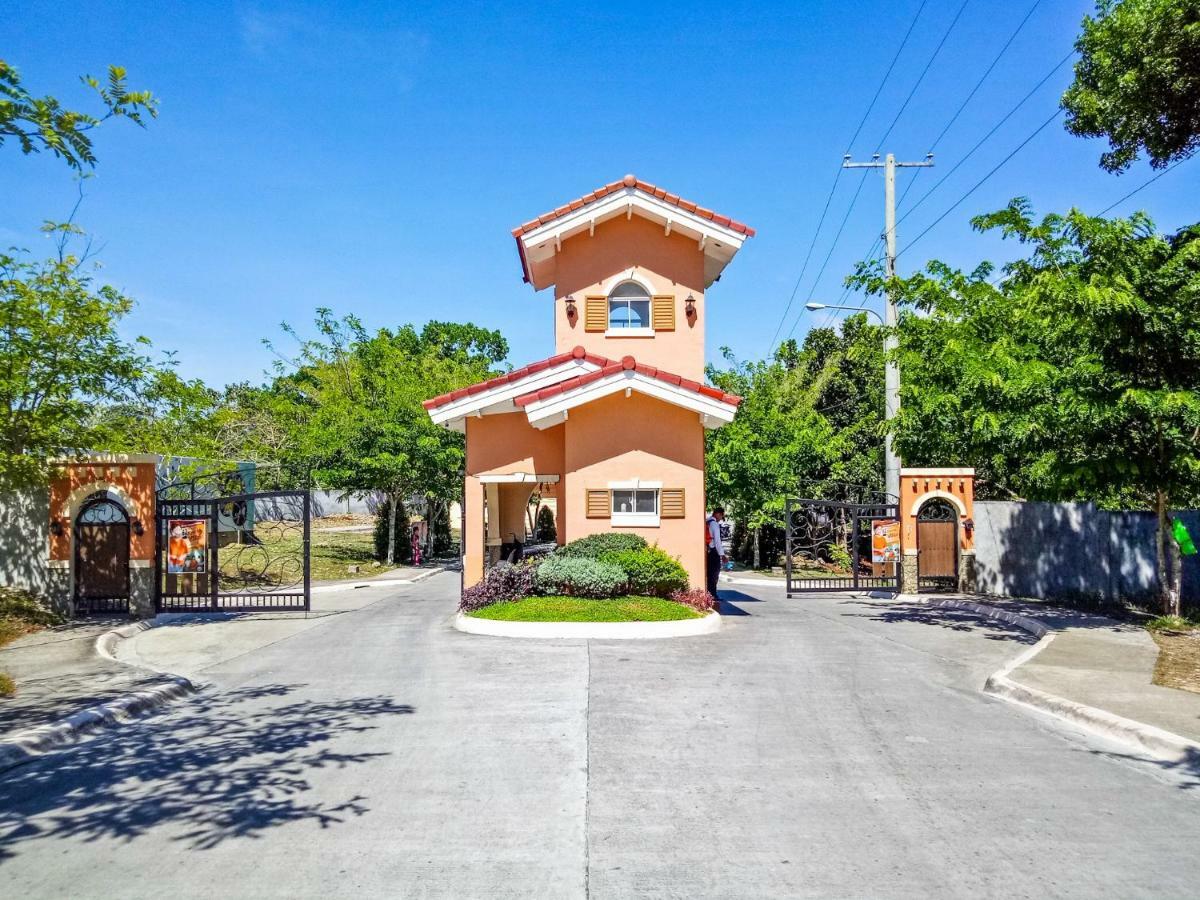Hillview Apt W/ Pool Access - Free Wifi Tagbilaran City Luaran gambar